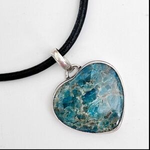 Blue Apatite 925 Sterling Silver Heart Necklace Gemstone Leather womens Jewelry
